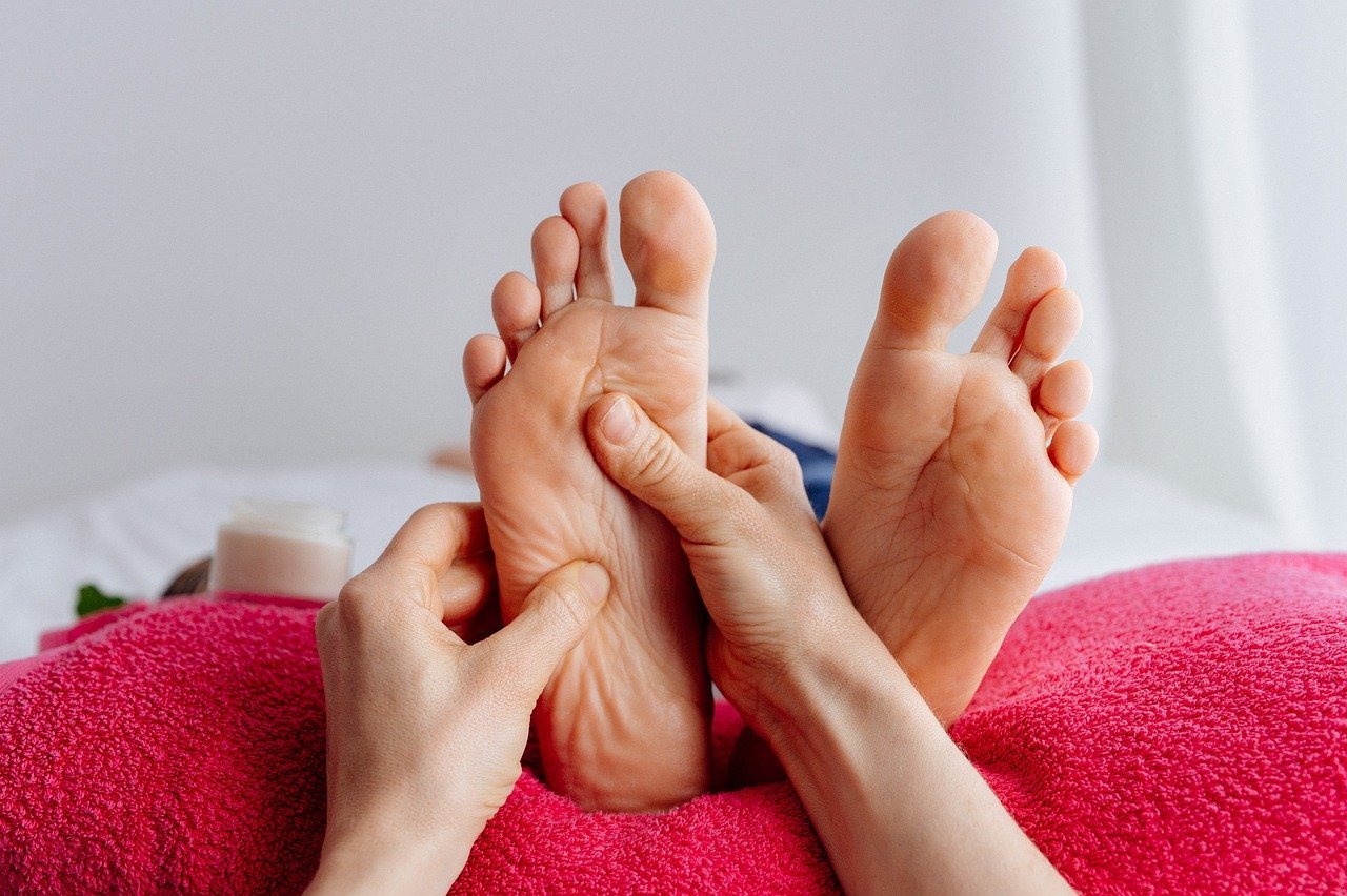 REFLEXOLOGY (FOOT) MASSAGE